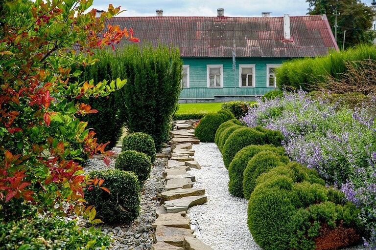 Bodenpflege und Beetgestaltung Tipps von Henry Neuhauser