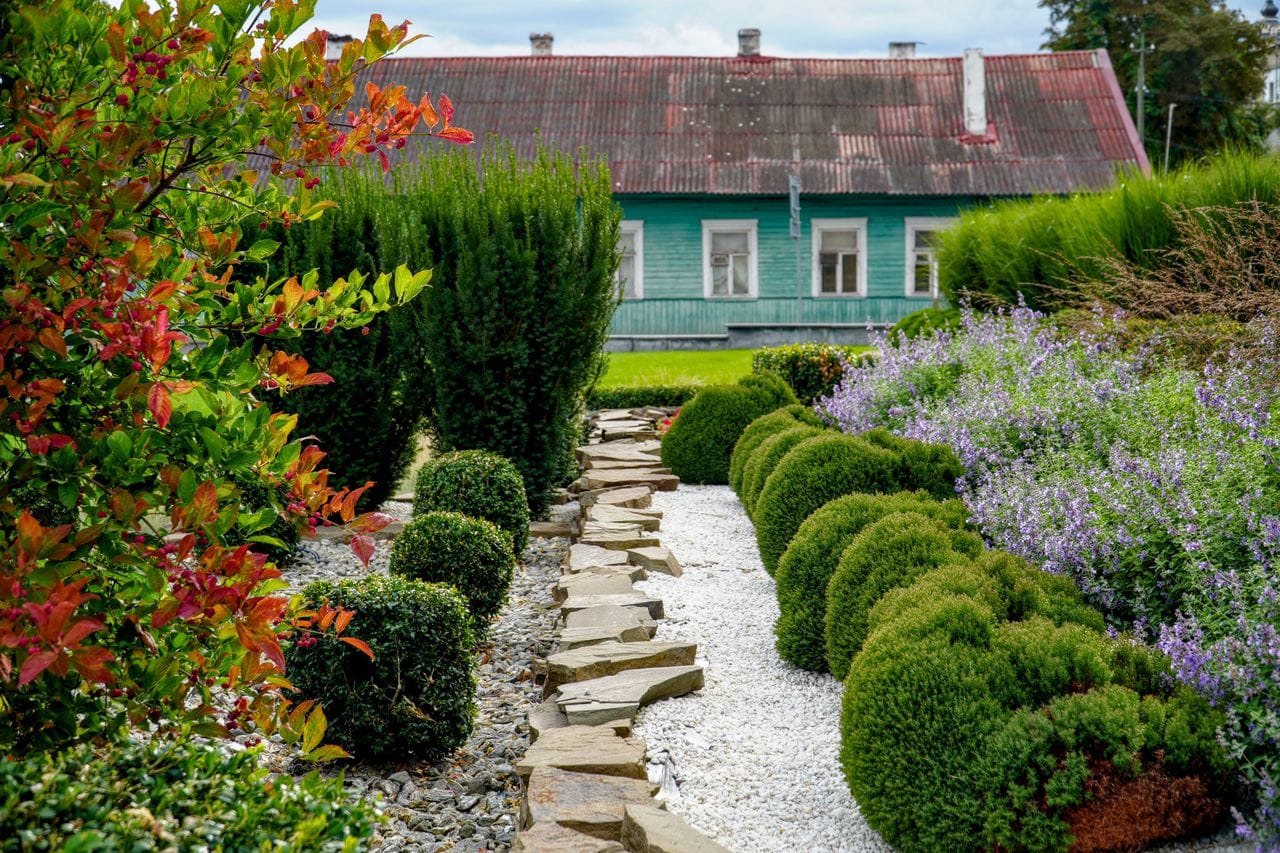 Bodenpflege und Beetgestaltung Tipps von Henry Neuhauser